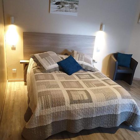 Au petit bonheur Bed and Breakfast Saint-Martin-du-Frene Eksteriør billede
