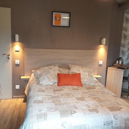 Au petit bonheur Bed and Breakfast Saint-Martin-du-Frene Eksteriør billede