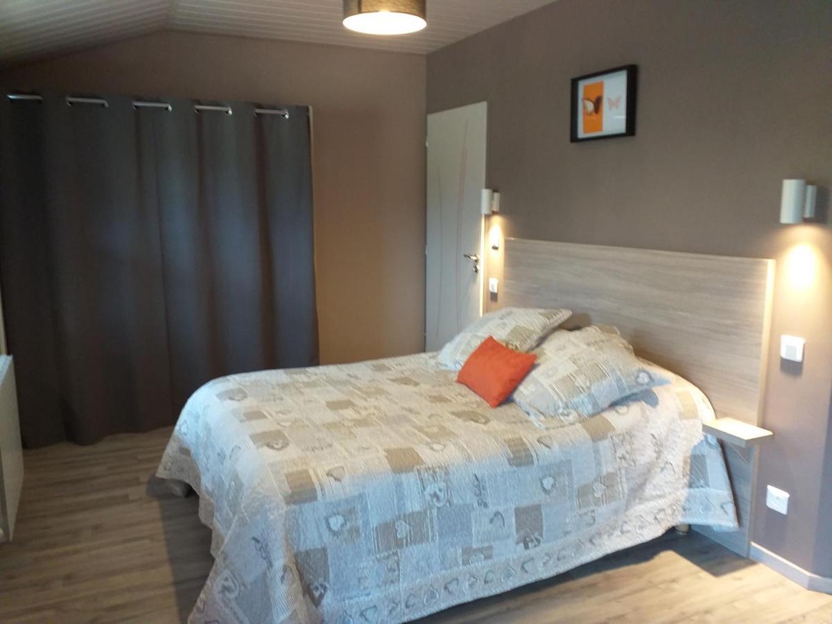 Au petit bonheur Bed and Breakfast Saint-Martin-du-Frene Eksteriør billede