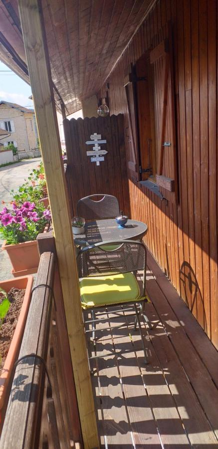 Au petit bonheur Bed and Breakfast Saint-Martin-du-Frene Eksteriør billede